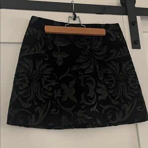 Alice + Olivia Black Patterned Mini Skirt